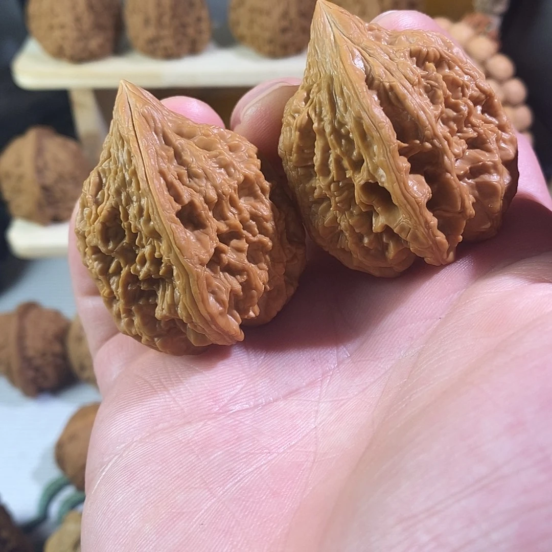 文玩核桃把件38尺大沽石
