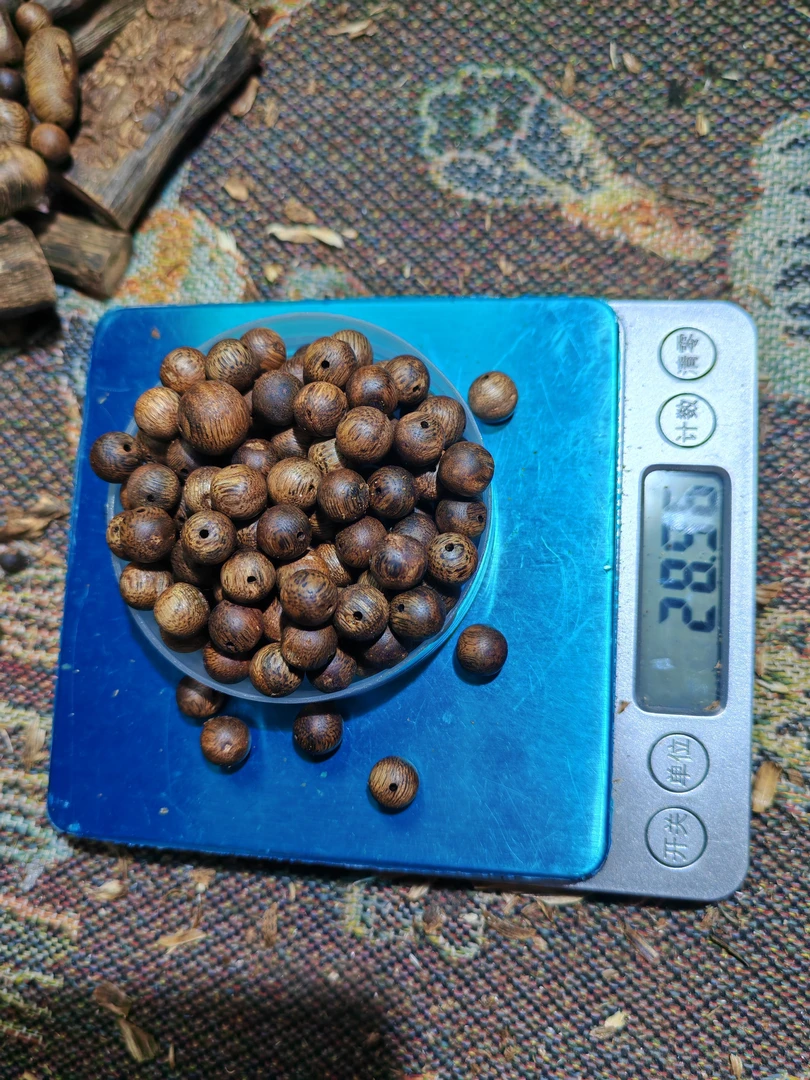 奇楠沉香乌身老料0.8虫漏28.9克定制