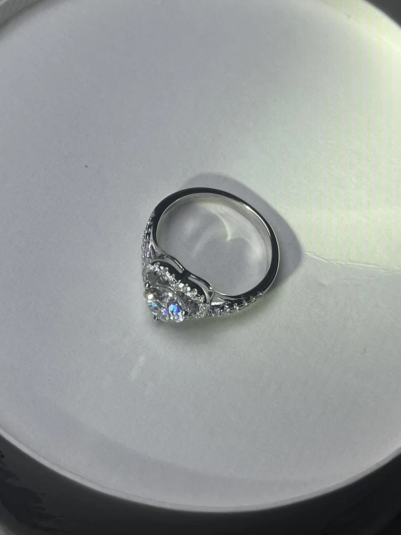 缅甸云上珠扭臂爱心女戒指Z41