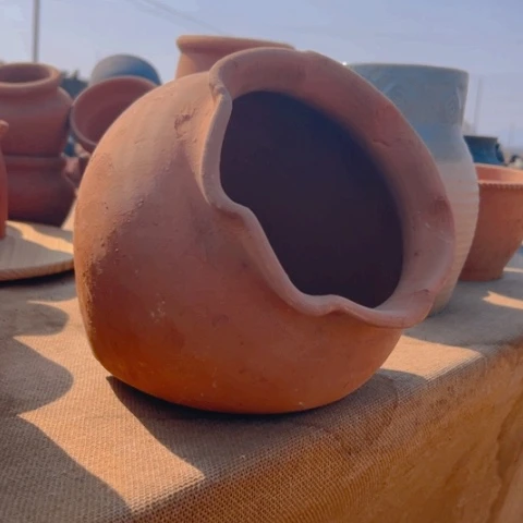 红陶口18微瑕花边口卧盆