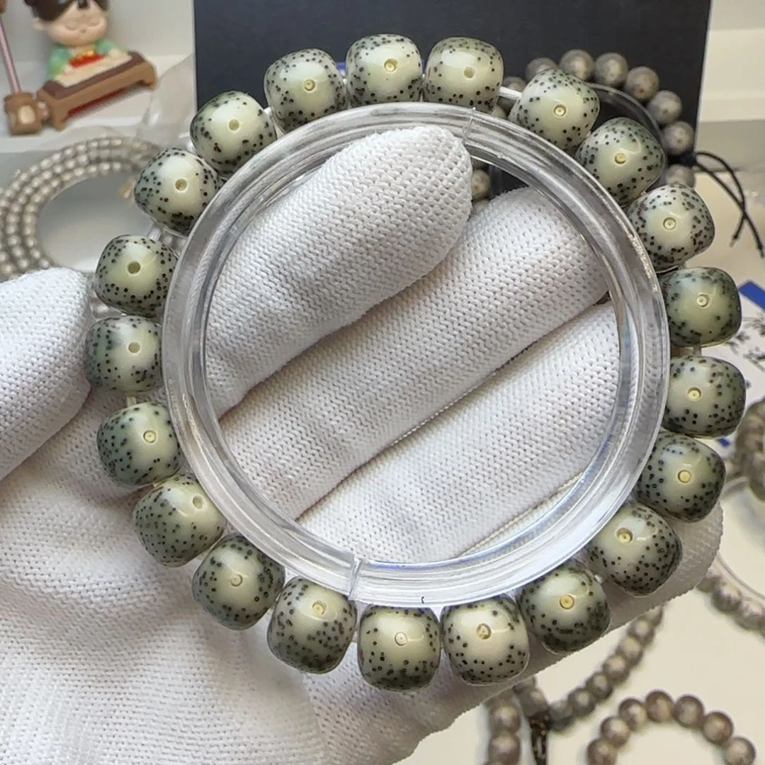 星月菩提手串石玉绿包白黄金瞳11×10