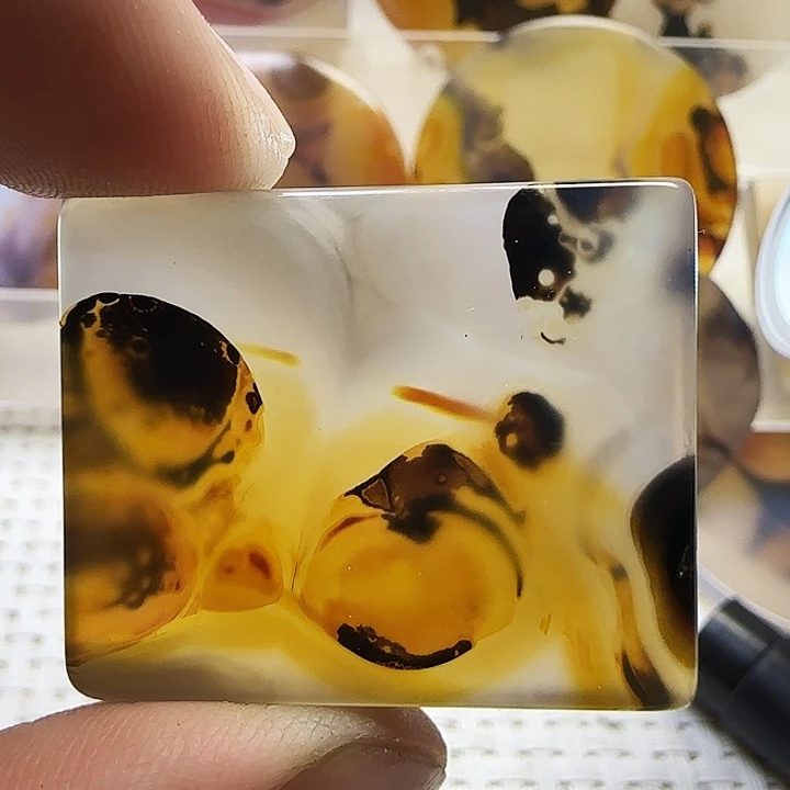 玛瑙/玉髓未镶嵌珠宝奇石