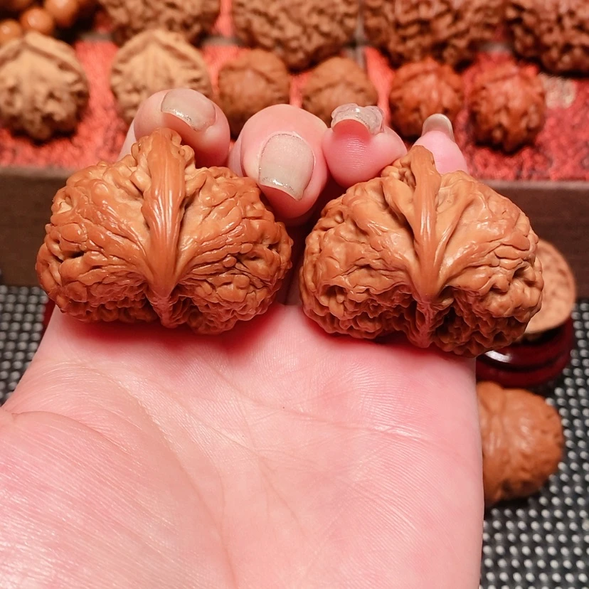 【闪购商品】文玩核桃吊坠荷****葱座山雕