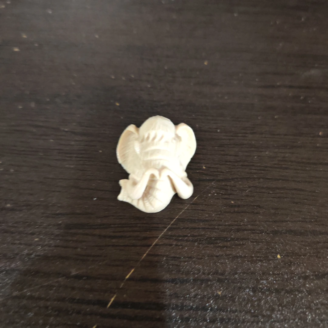 猛犸约5.8克雕刻件ZL4330
