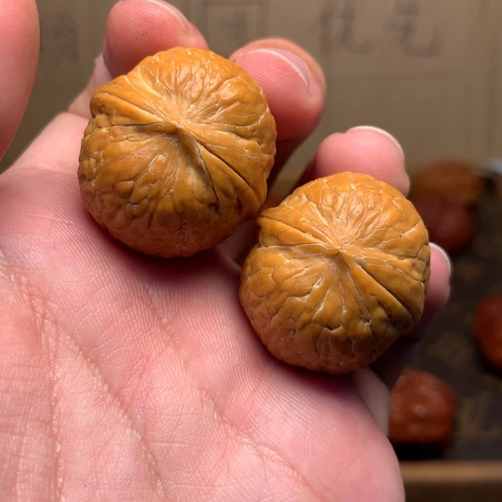 文玩核桃把件30蛇皮球