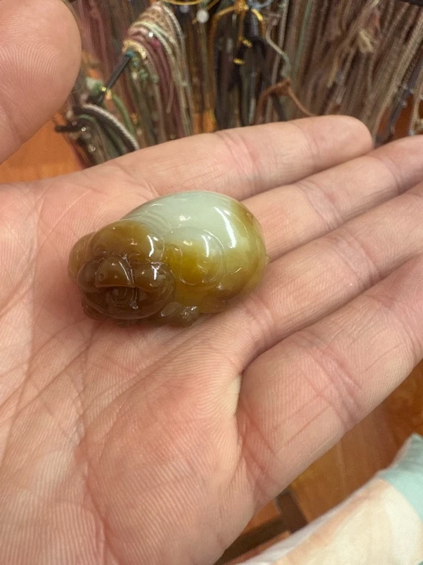 和田玉且末糖小猪