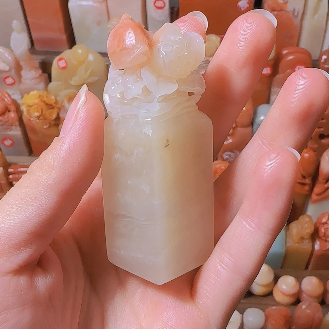 秋***子寿山石印石篆刻作品