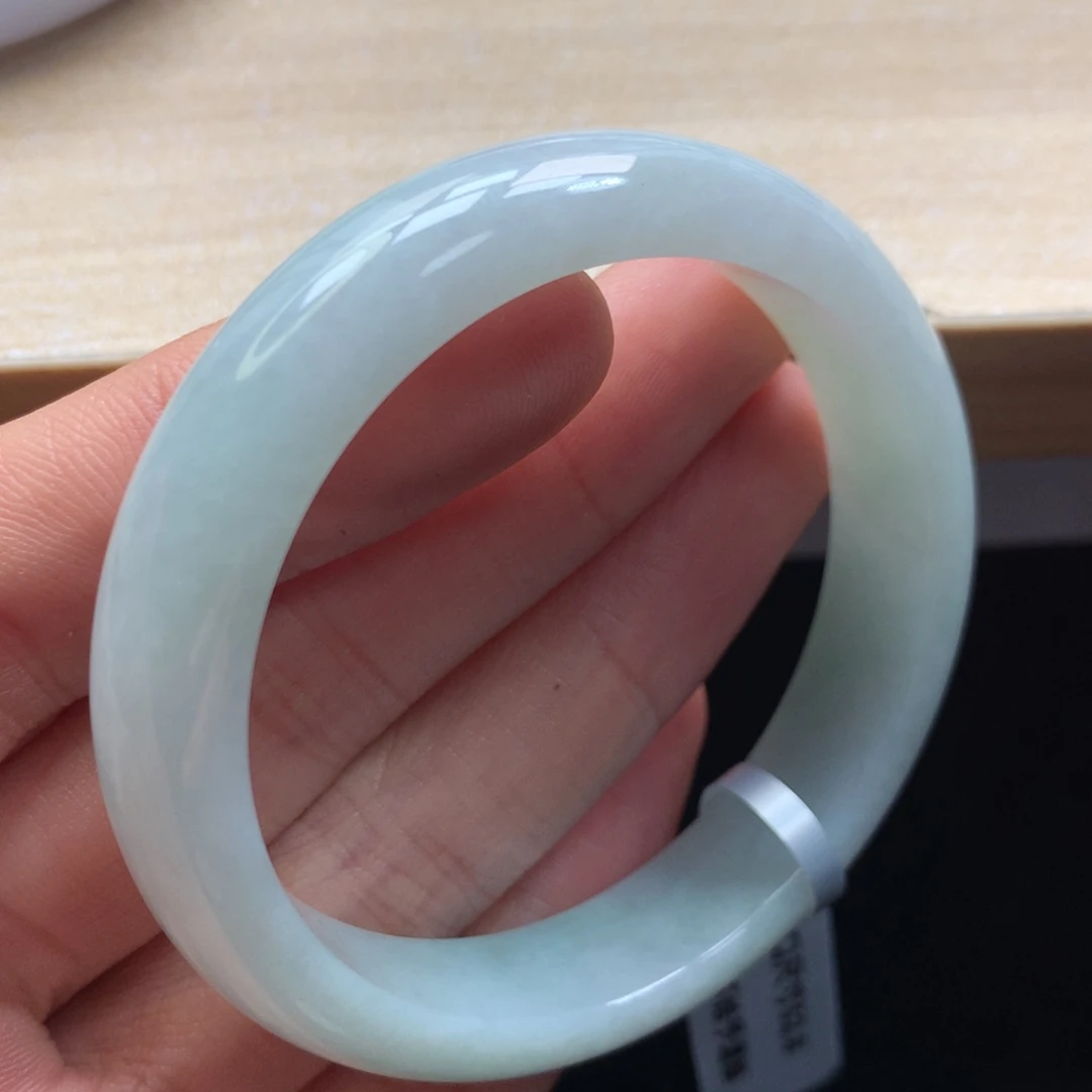 未镶嵌手镯翡翠手镯