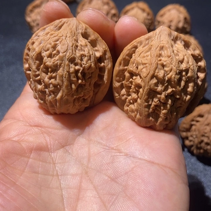 文玩核桃吊坠牡丹纹39