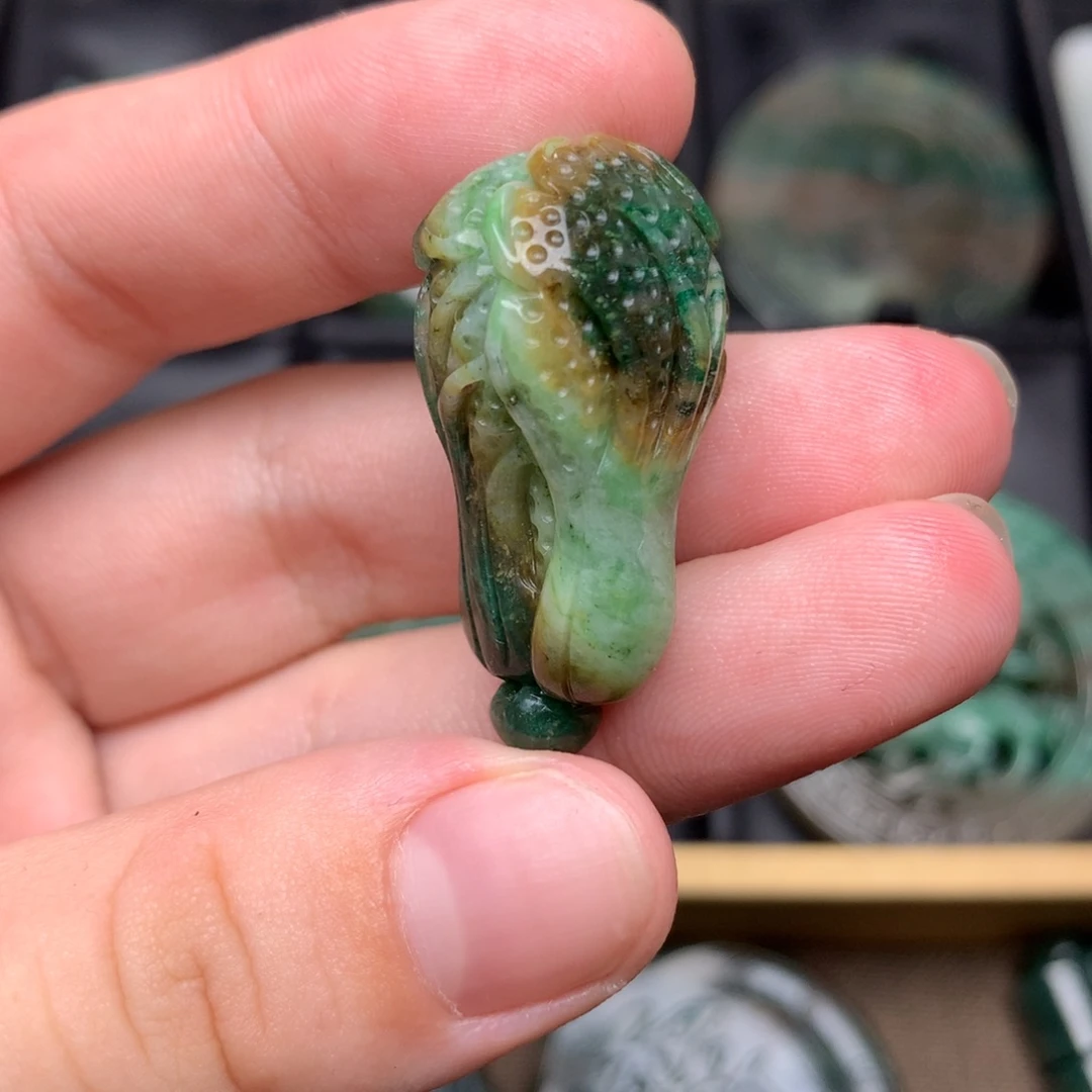 未镶嵌独山玉颈饰