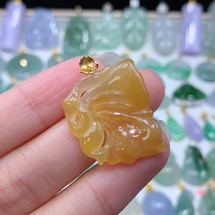 翡翠18K金镶嵌颈饰翡翠