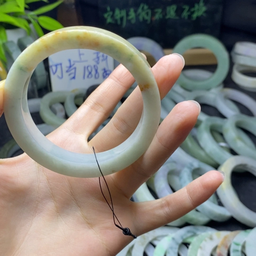 随***欲未镶嵌手镯定制翡翠