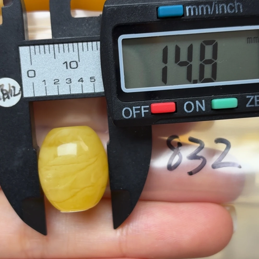 蜜蜡未镶嵌裸石蜜蜡