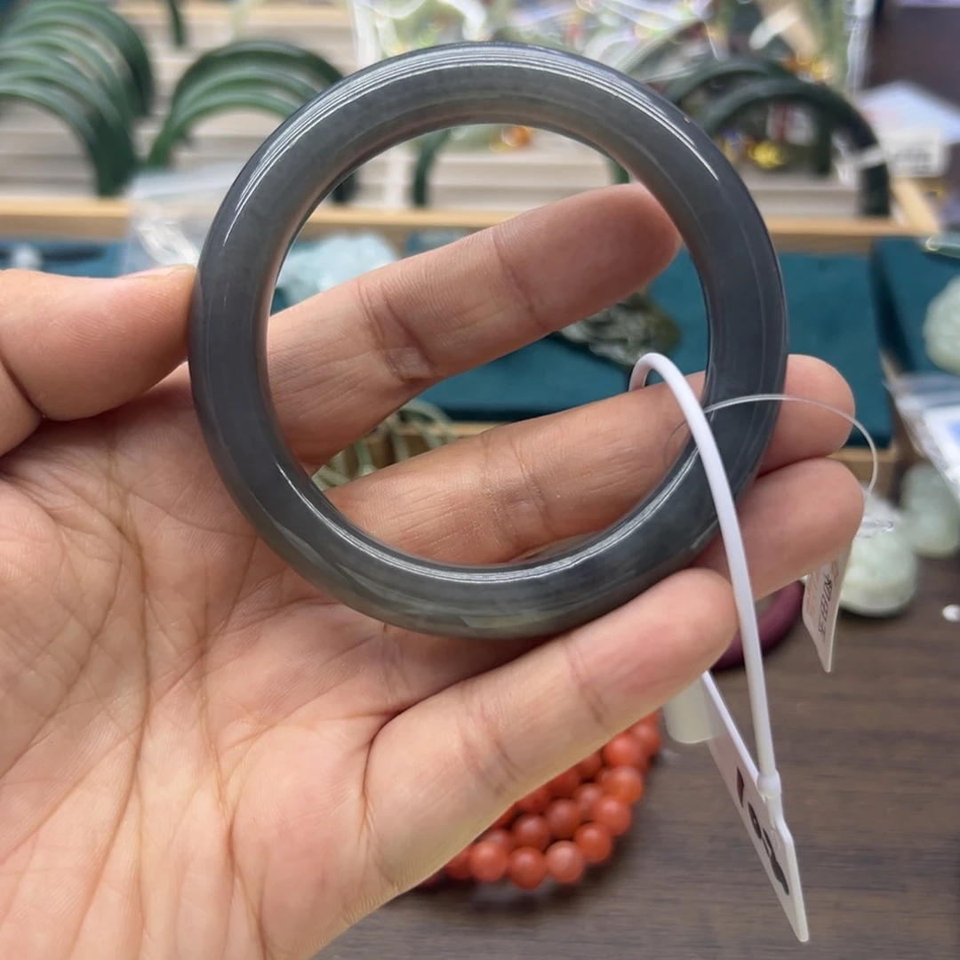 和田玉未镶嵌手镯56圈围306瑕