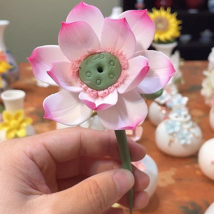 手工陶瓷精致摆件