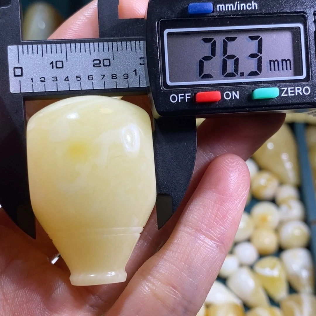 蜜蜡裸石未镶嵌微瑕