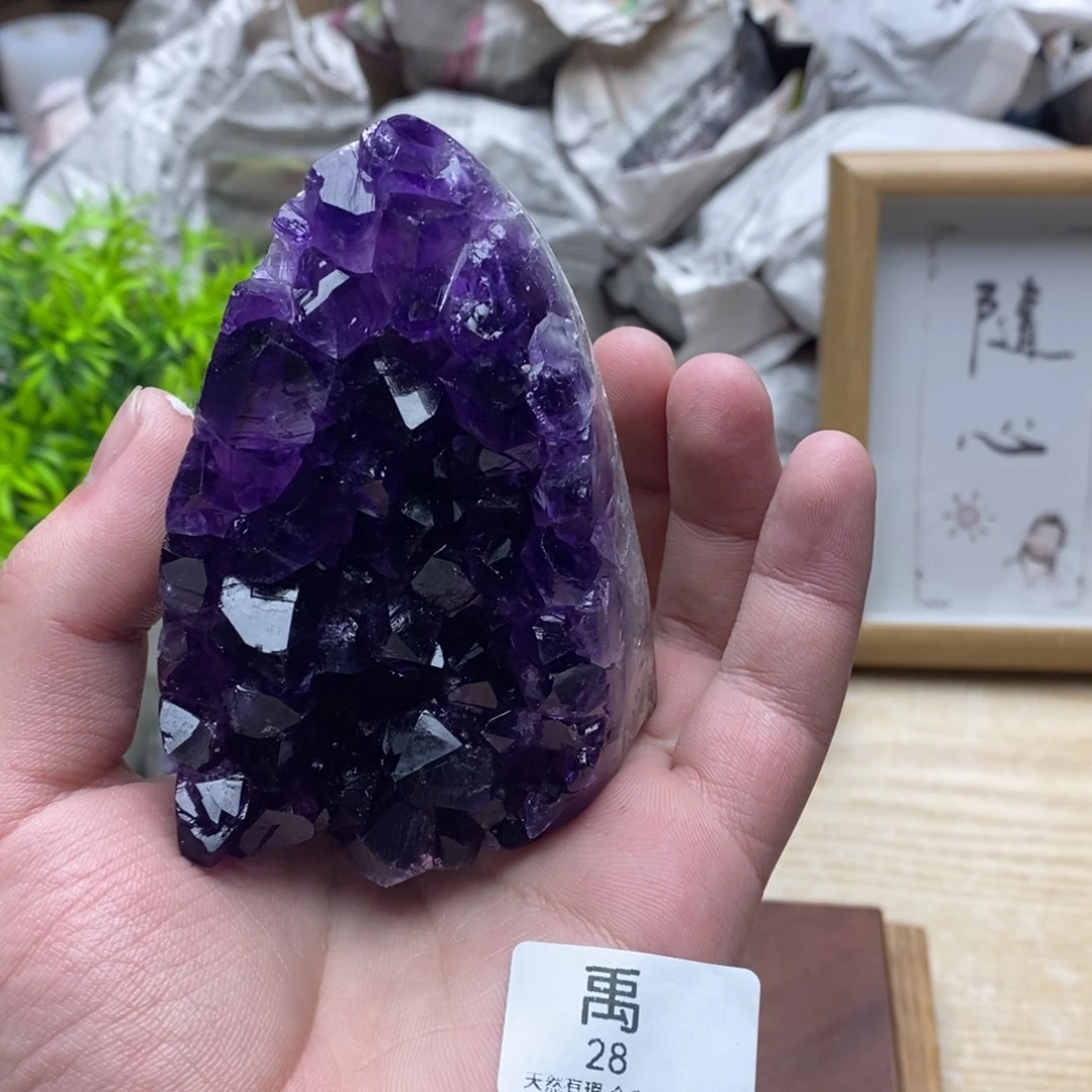 紫晶未镶嵌大型摆件（非配饰）