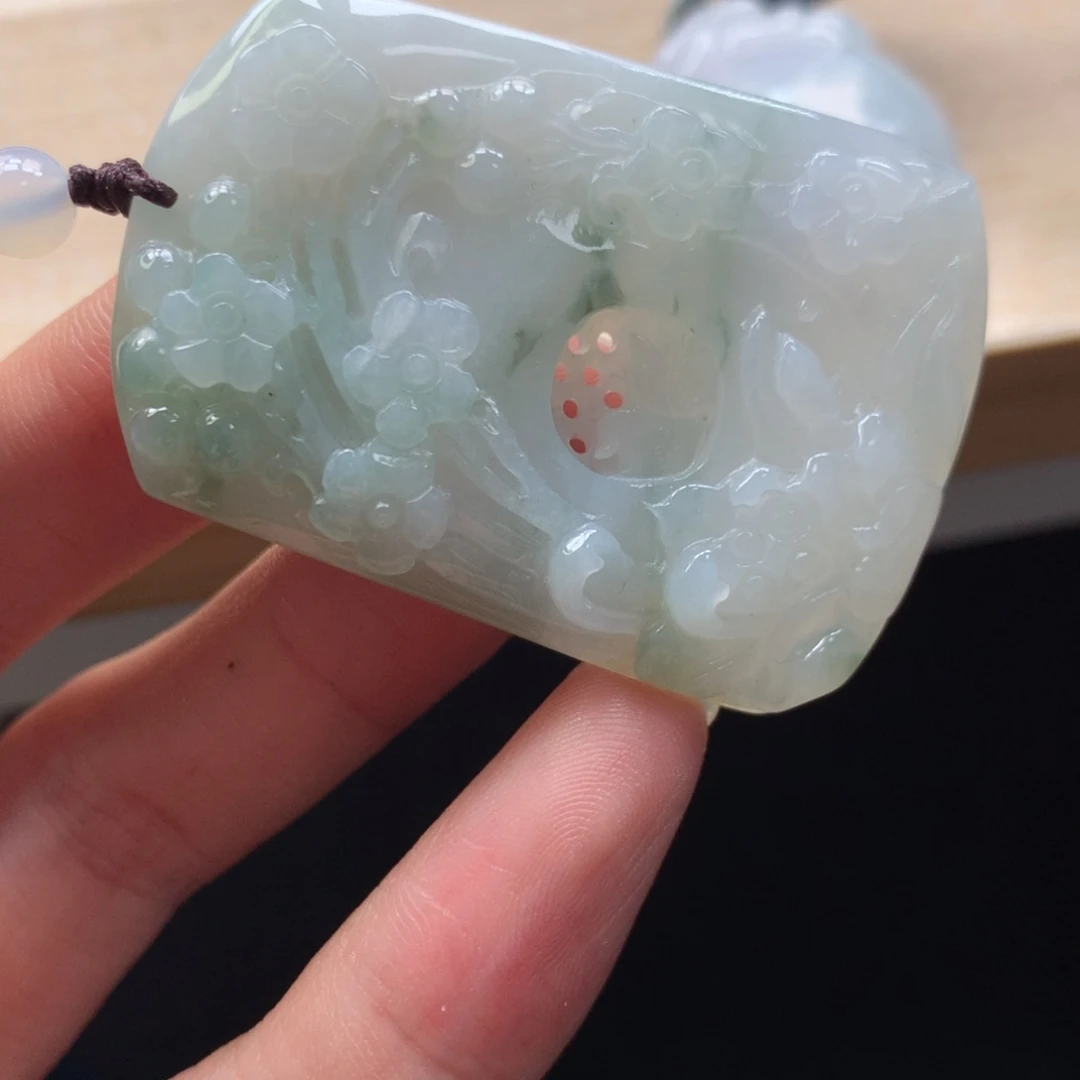 颈饰未镶嵌翡翠吊坠