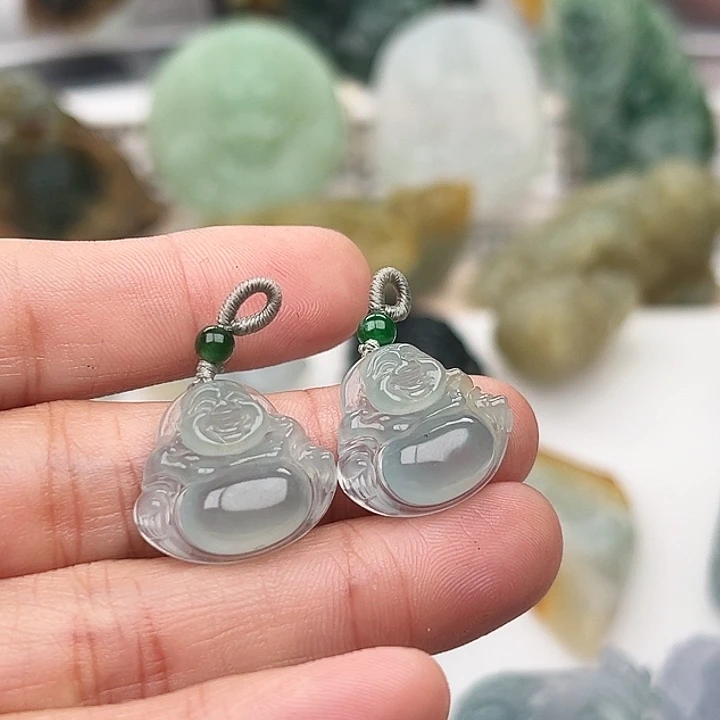 翡翠未镶嵌颈饰佛公