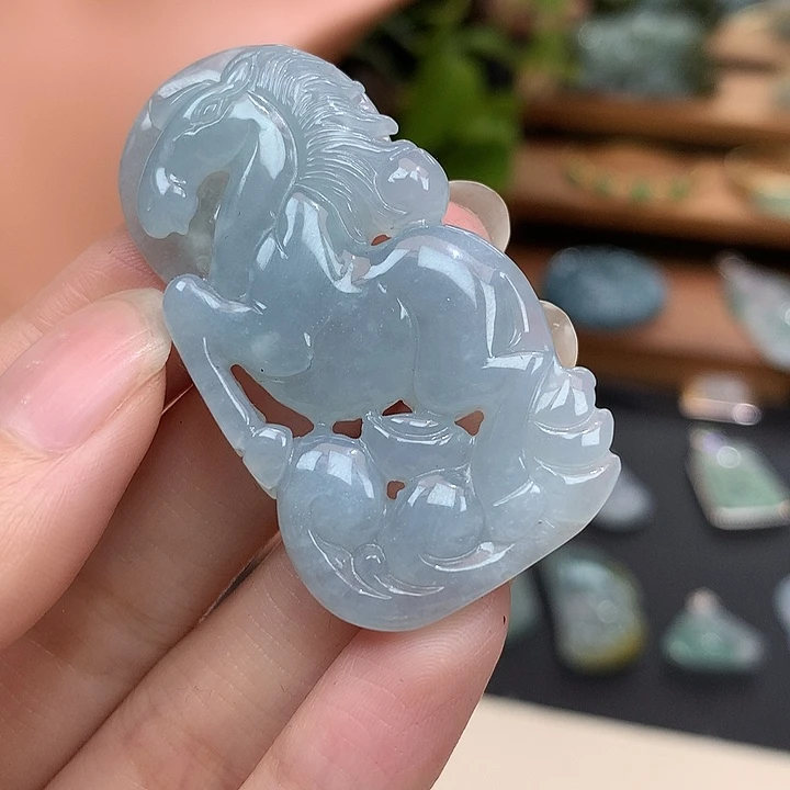 翡翠未镶嵌颈饰吊坠