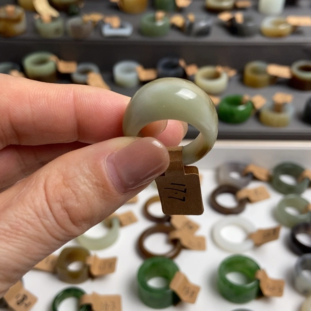 和田玉未镶嵌戒指