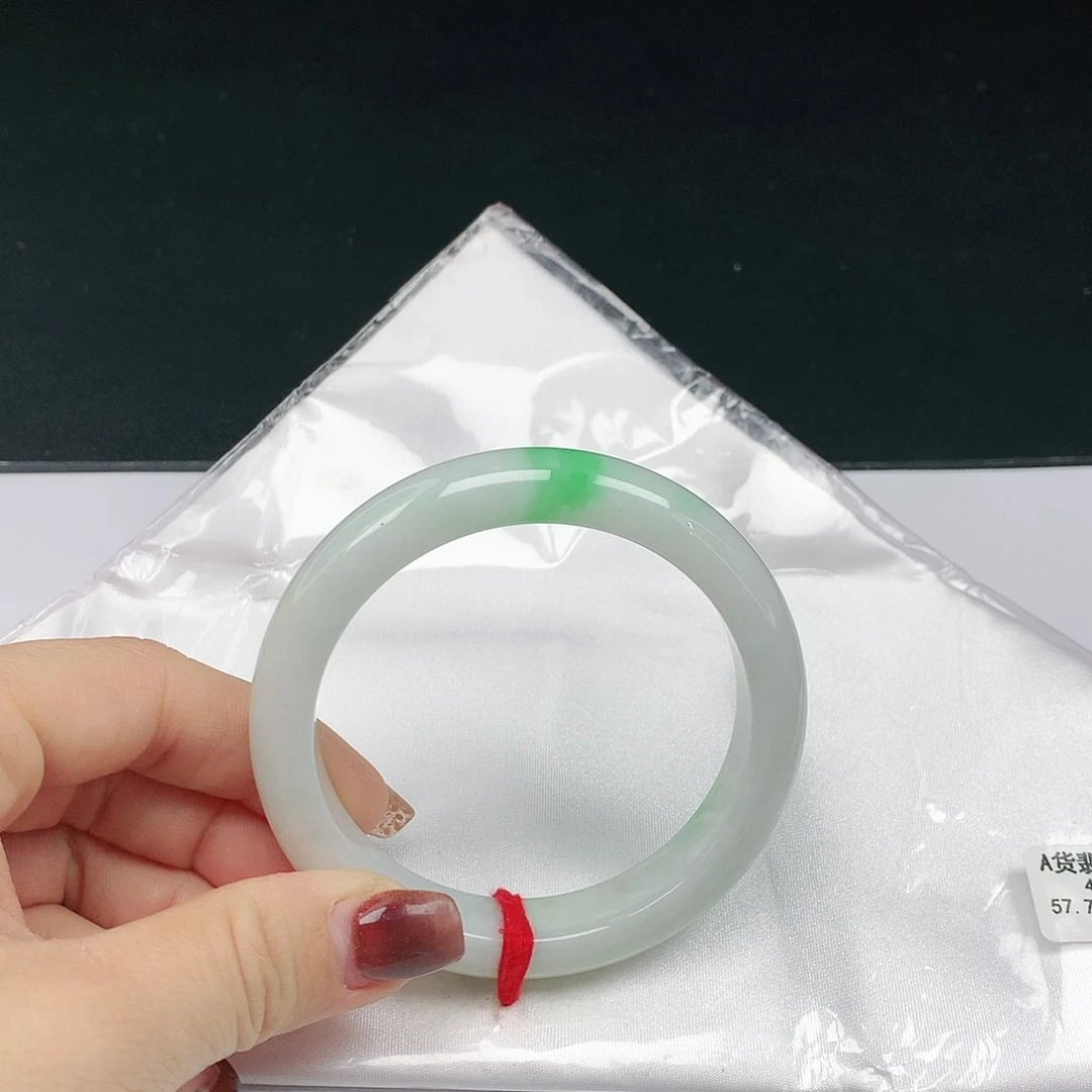 翡翠手镯未镶嵌翡翠533