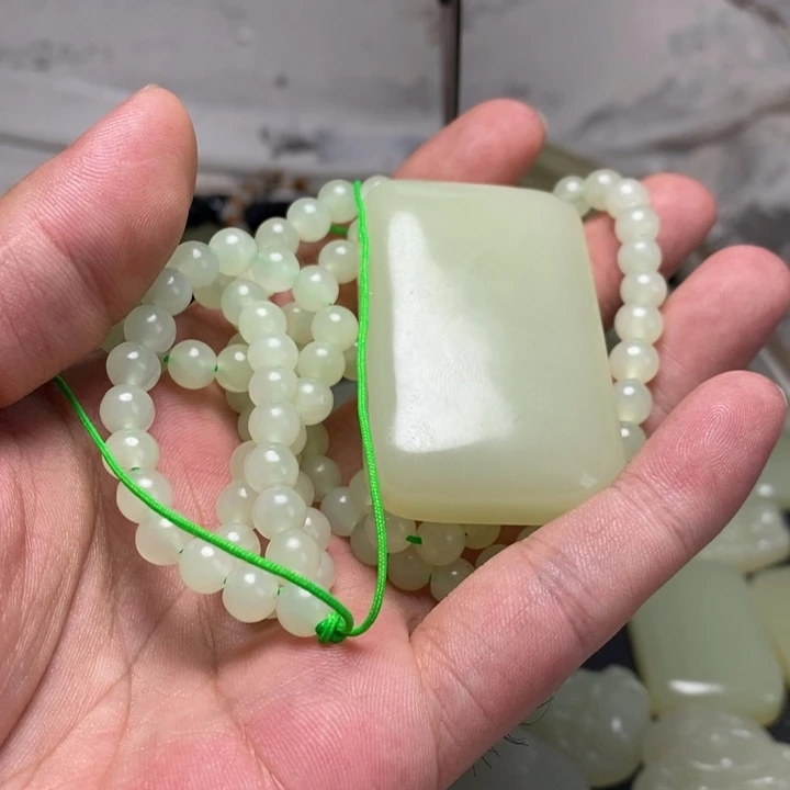 你*青海各尔木时尚无事牌加珠链