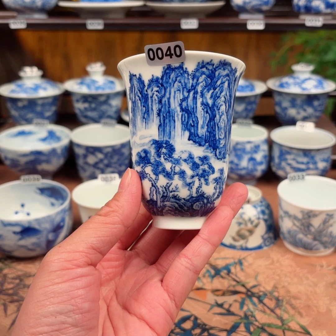 微瑕手绘青花陶瓷单杯
