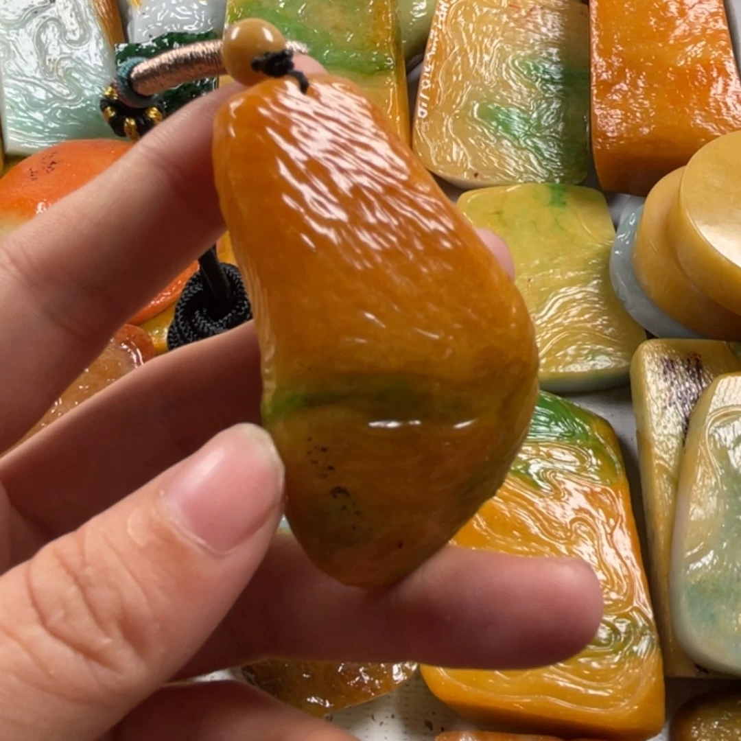 【闪购商品】颈饰未镶嵌翡翠翡翠