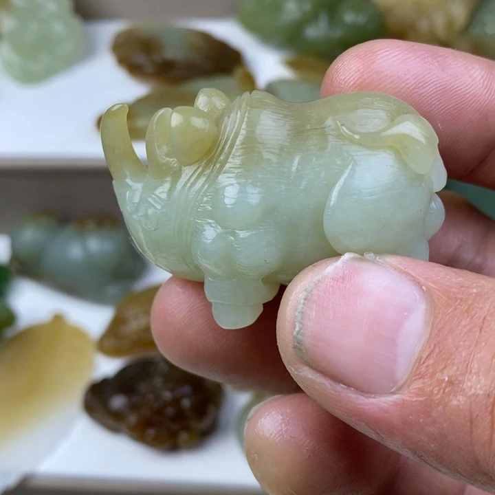 和田玉（糖玉）未镶嵌颈饰