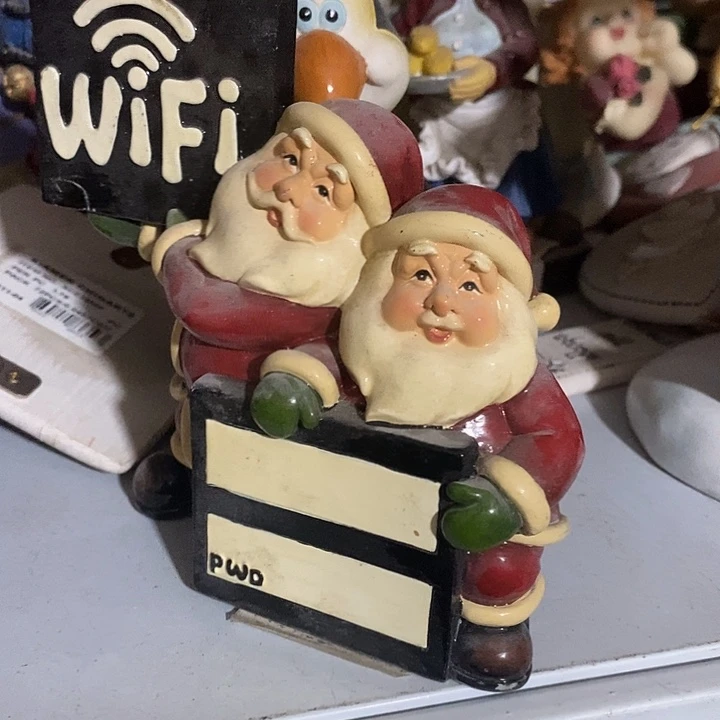 栗***狗树脂默认微瑕 树脂摆件