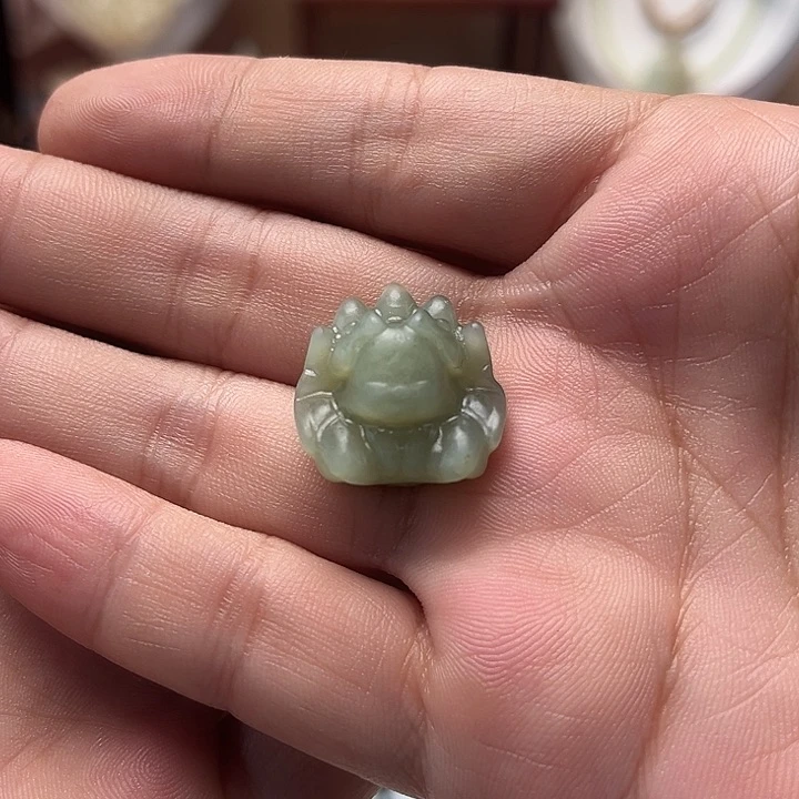 颈饰未镶嵌和田玉九尾狐