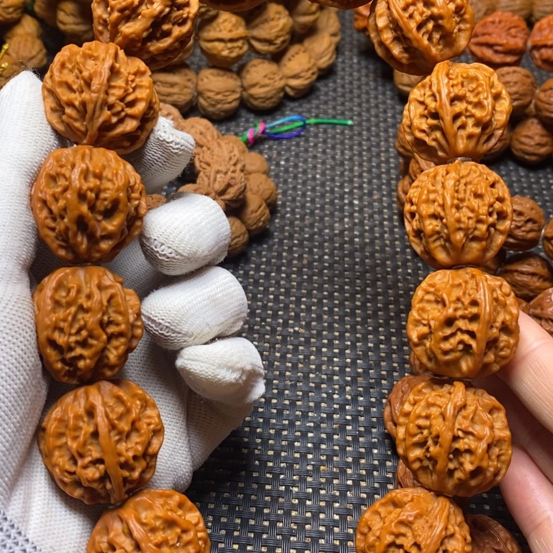 文玩核桃手串粗筋大手持