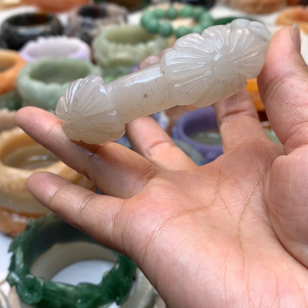 未镶嵌手镯石英质玉程
