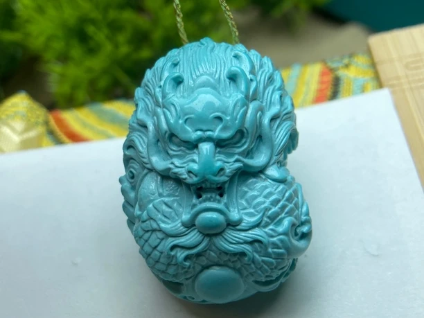 原矿绿松石精工雕刻龙吊坠宽21.5高31厚18.1