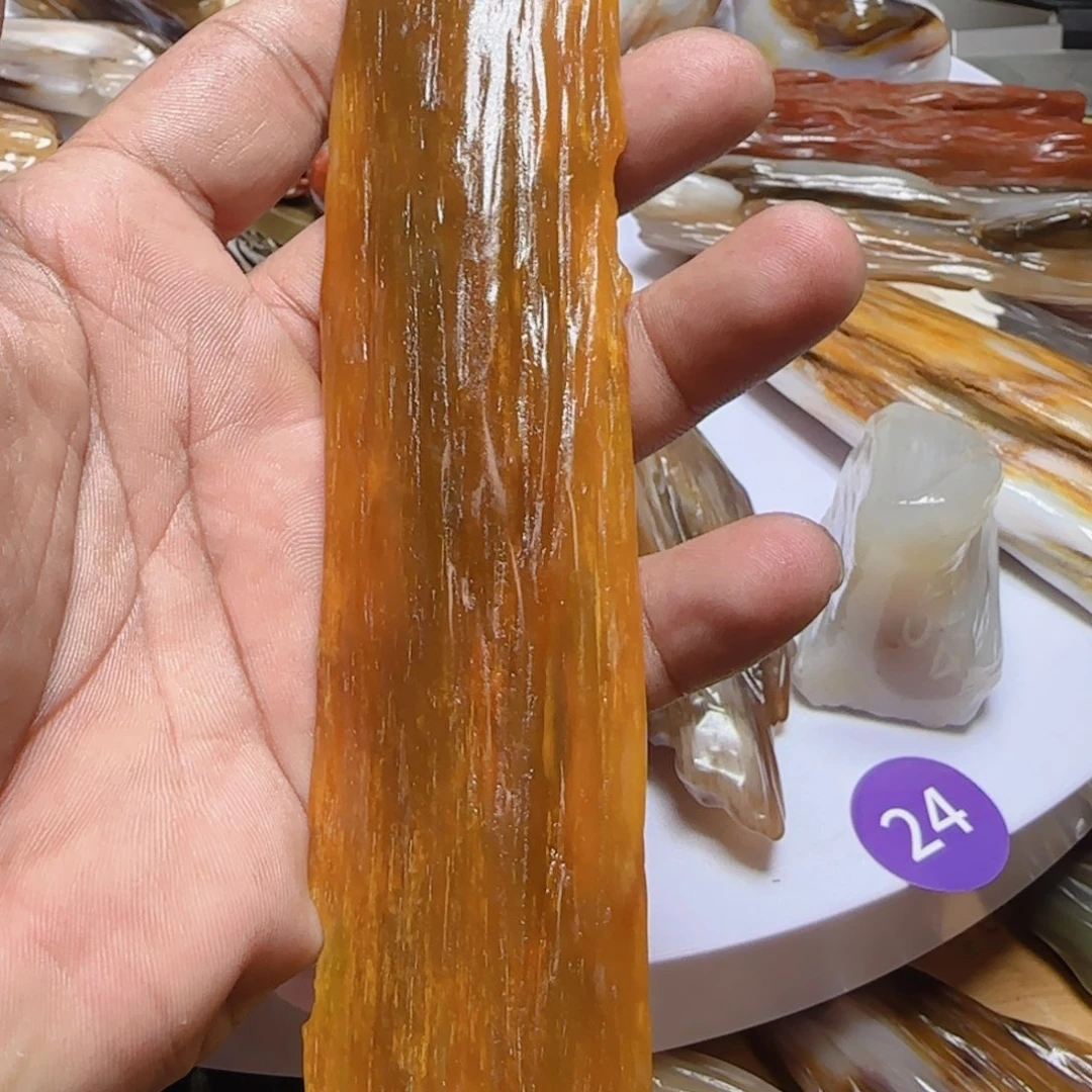马***济硅化玉未镶嵌手把