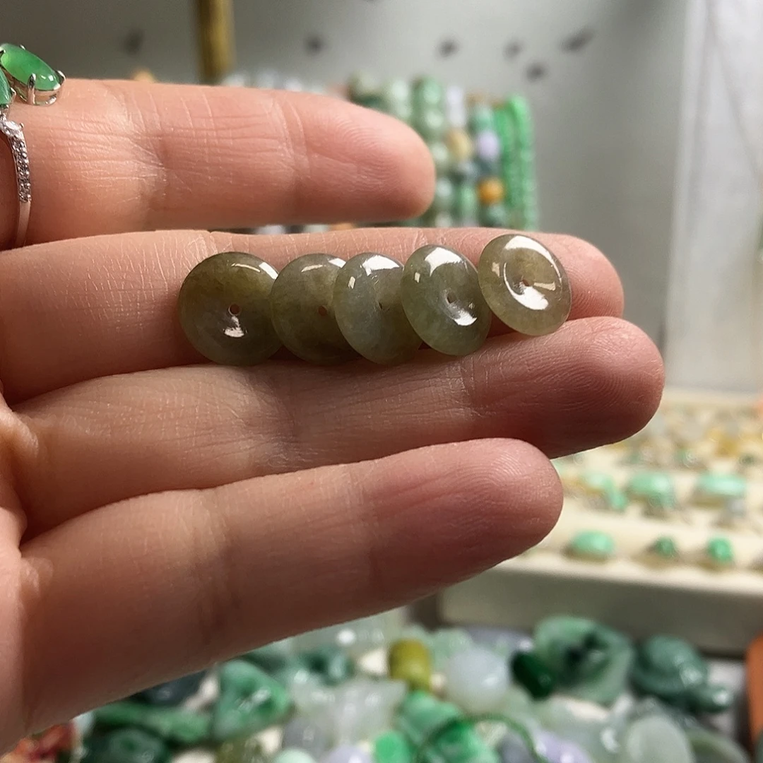 翡翠未镶嵌颈饰01一手