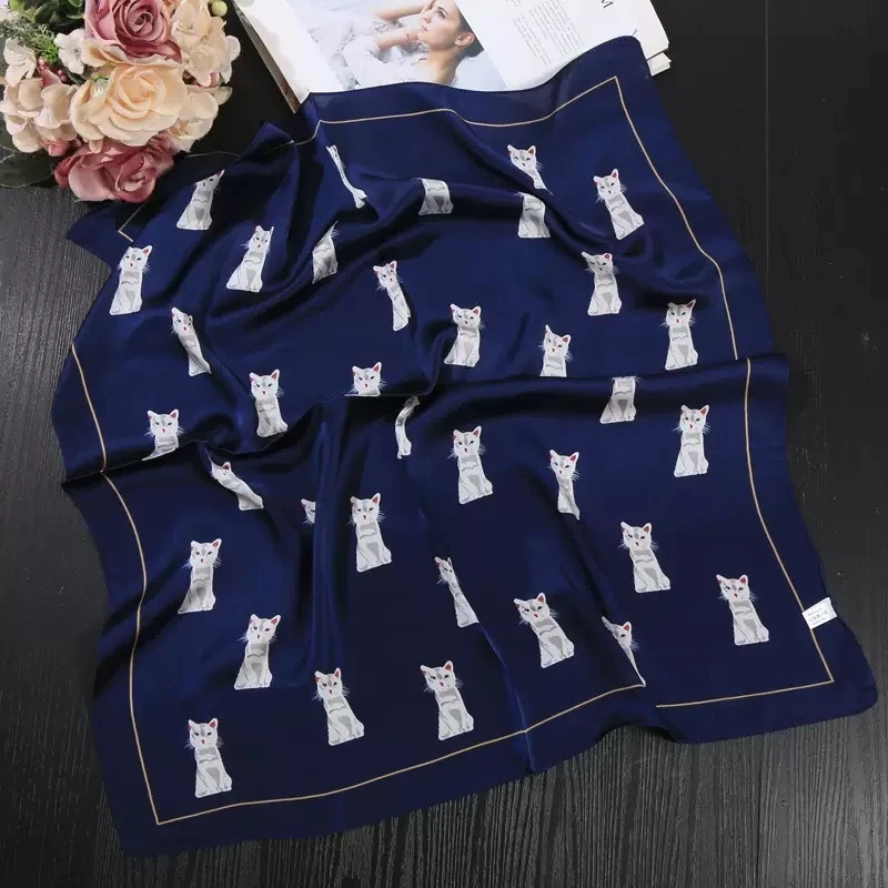 E253 小猫藏青 60*60左右布料 U 8