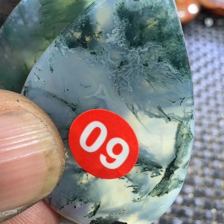 用***7玛瑙/玉髓未镶嵌颈饰