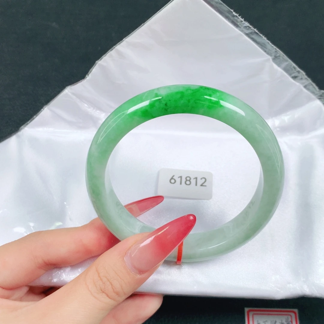翡翠未镶嵌手镯天然翡翠手镯04