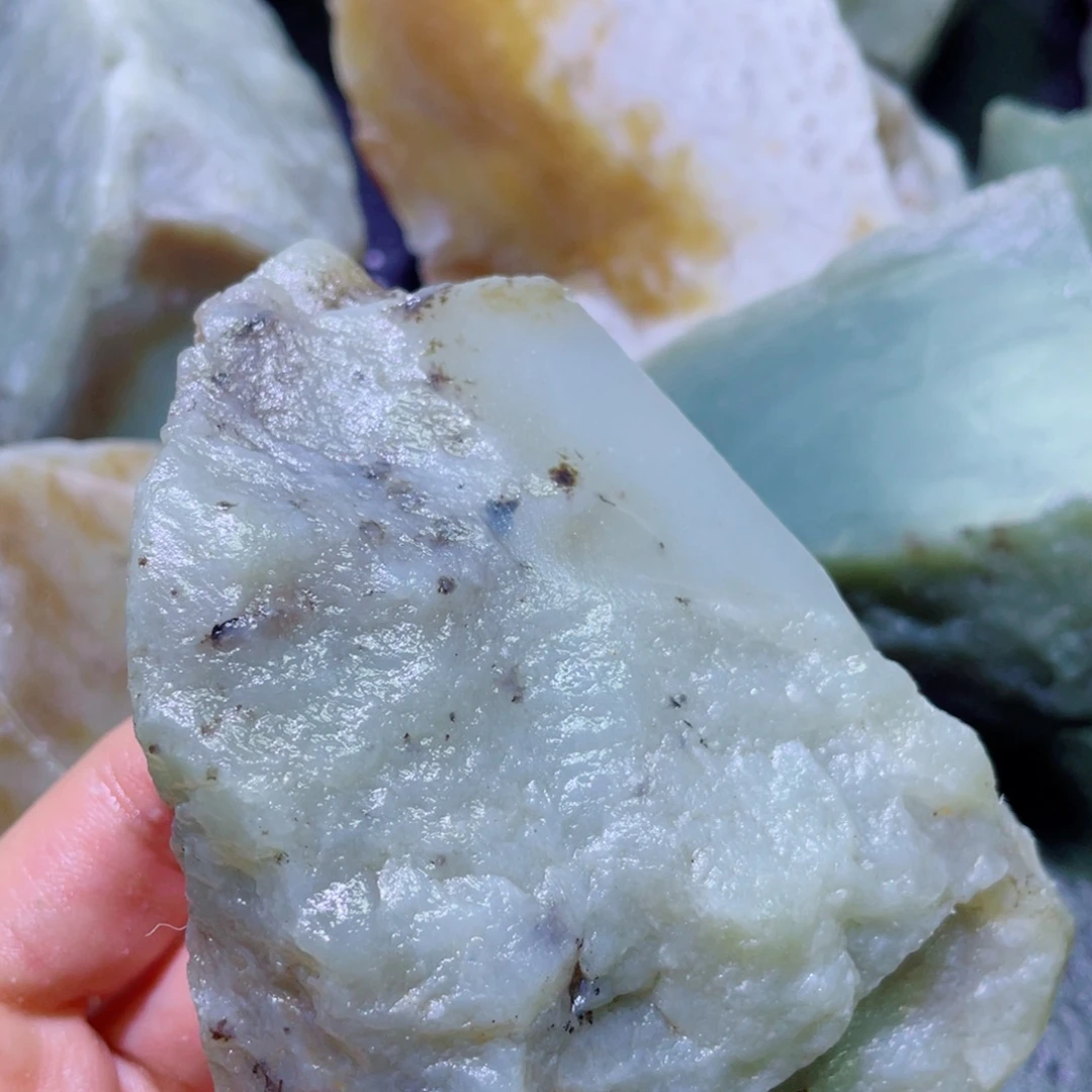 和田玉未镶嵌珠宝半成品