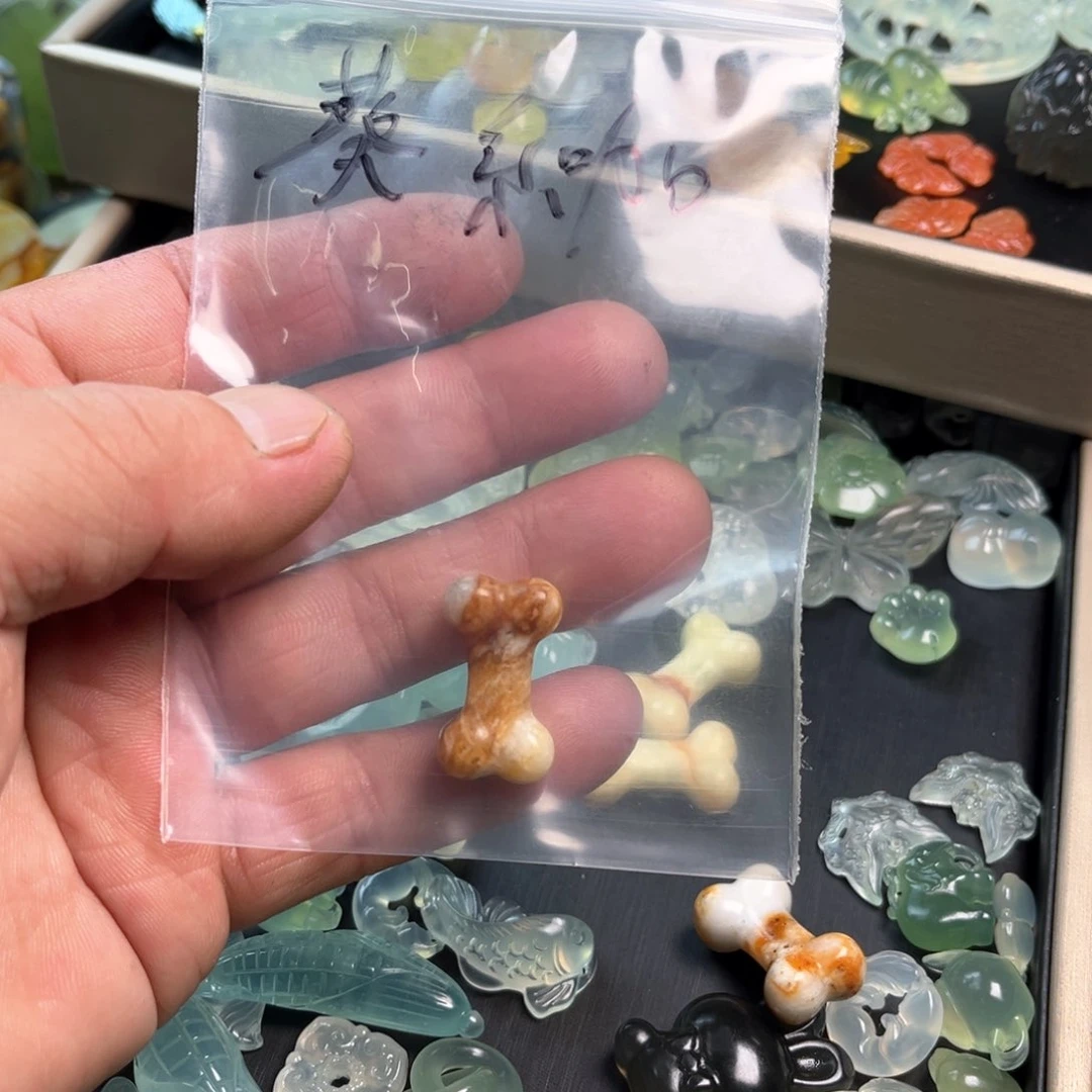 蛇纹石玉原石未镶嵌葵