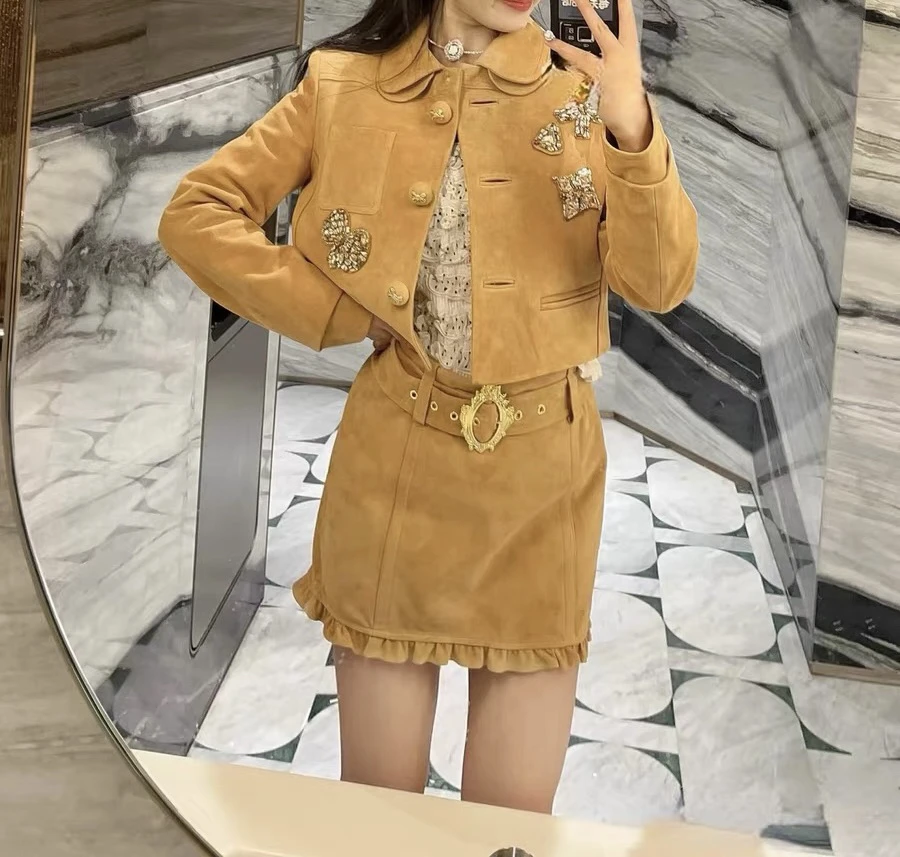 花颜法式复古卡其色娃娃领钉珠短外套半裙春款套装裙
