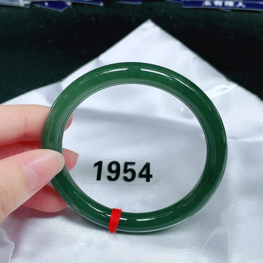 翡翠未镶嵌手镯（圆镯）