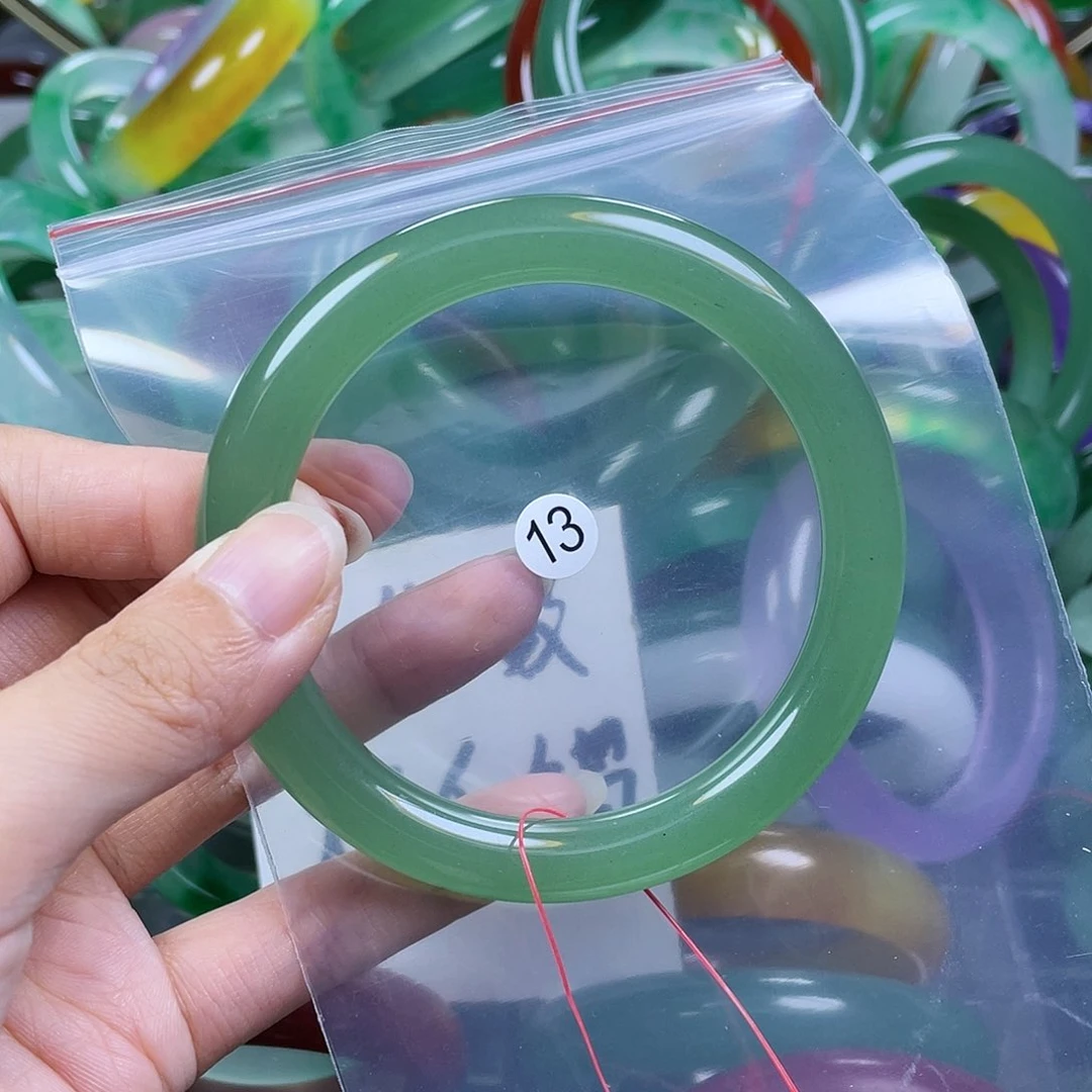 【闪购商品】石英质玉手镯未镶嵌62