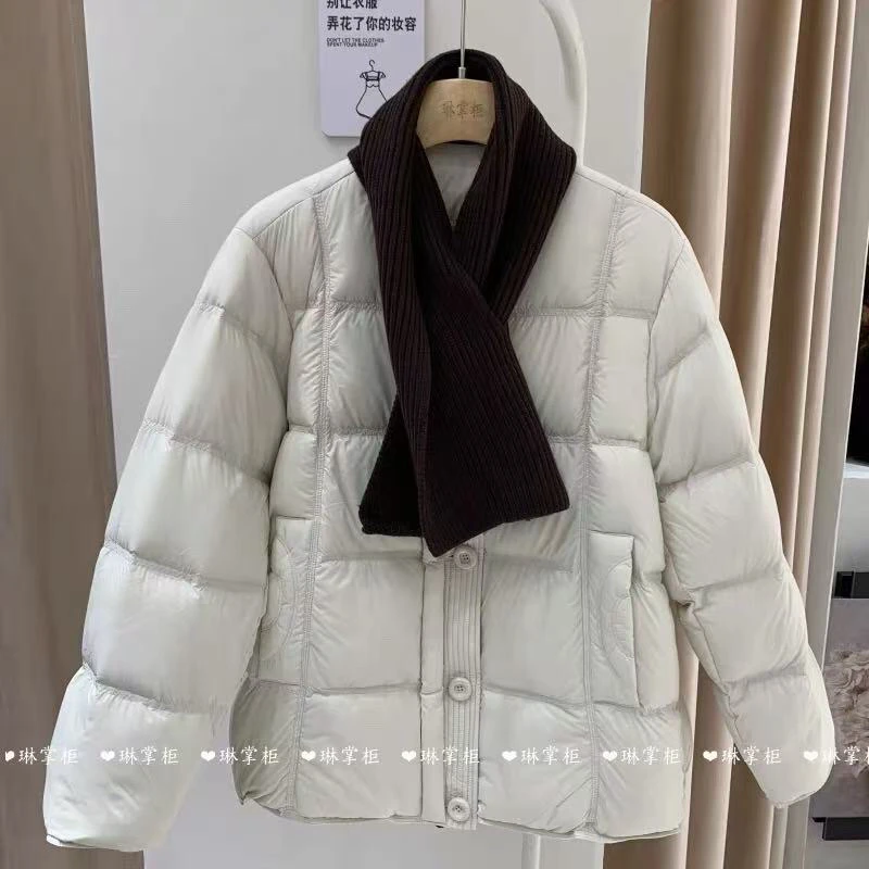 2025冬季韩系复古圆领羽绒服女宽松显瘦面包服围脖大码短外套