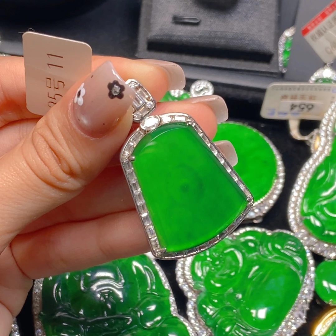 翡翠未镶嵌吊坠(不含链)