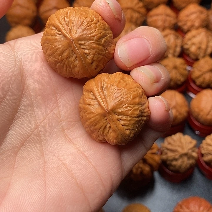 文玩核桃吊坠麒麟元宝