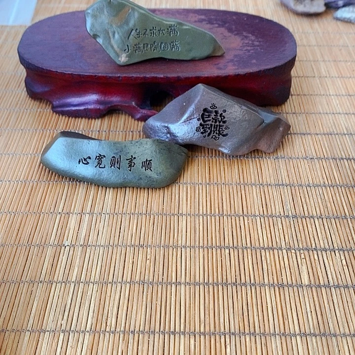 洋***宇原石雕刻工艺品手把摆件