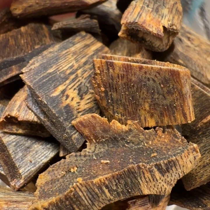 沉香碎屑沉香海南棋楠张勺子牛肉干块料50克